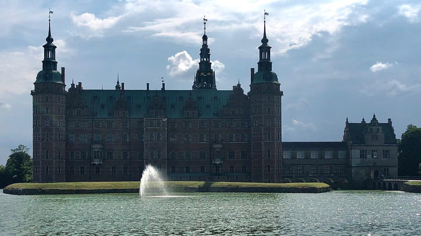 Frederiskborg castel and its beautiful gardens