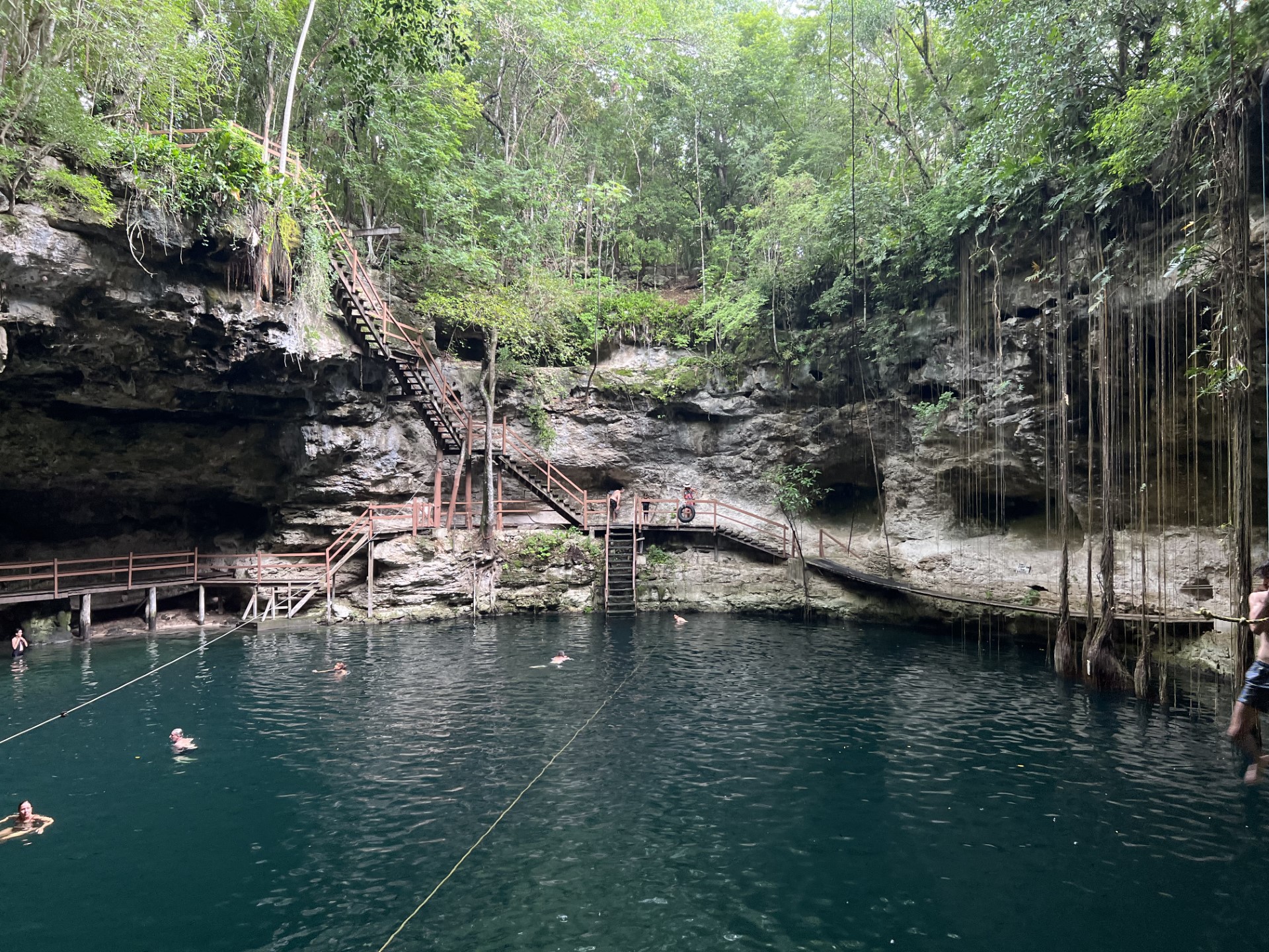 The cenote of El balam