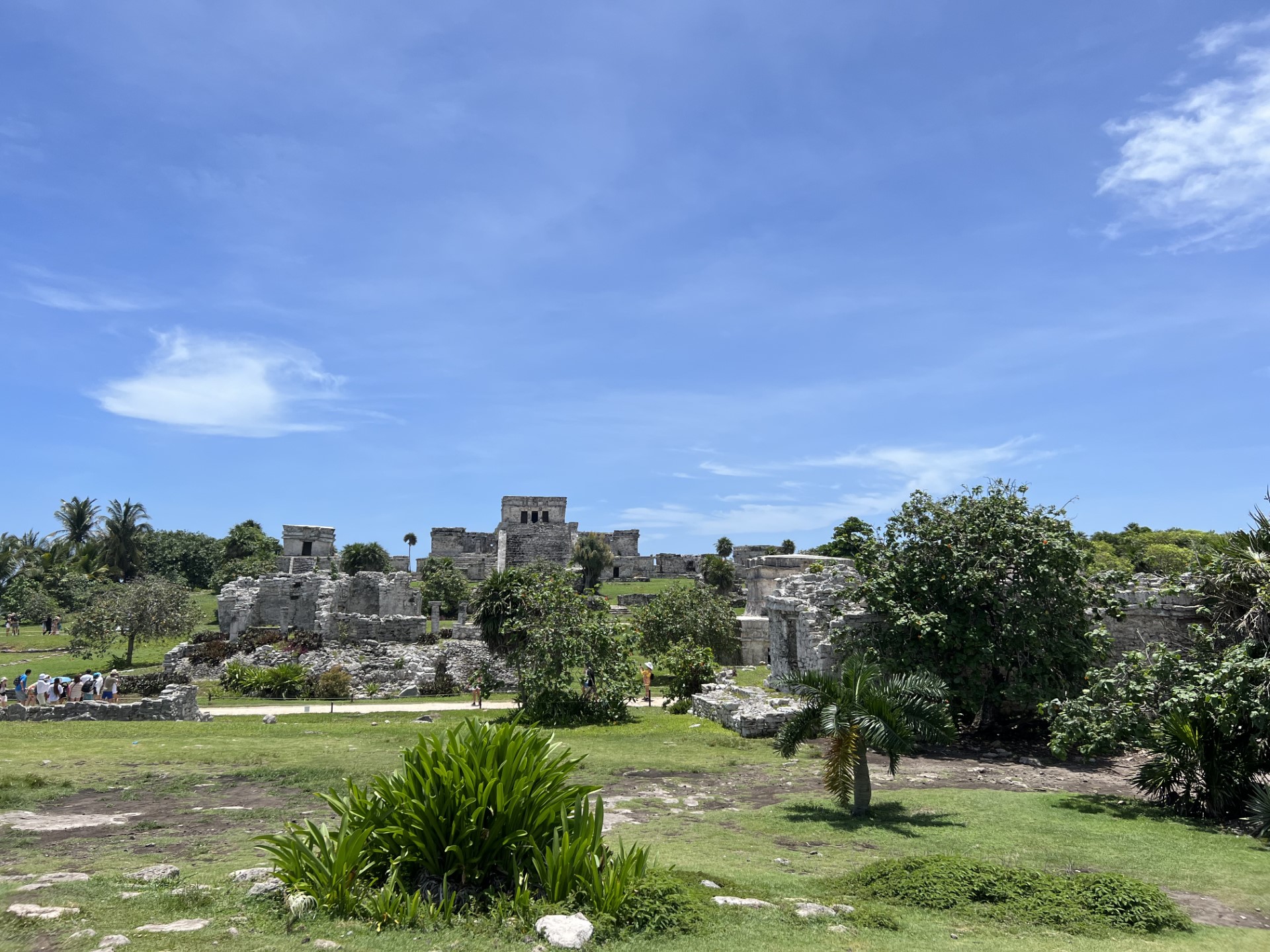 Around Valladolid you will find the beautiful ruins of Tulum